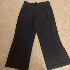 Lulu lemon crop pant 25’ wide leg sz8/gray
